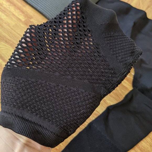 Fabletics Legging Bundle: Salar and Mosaic - Picture 9 of 10